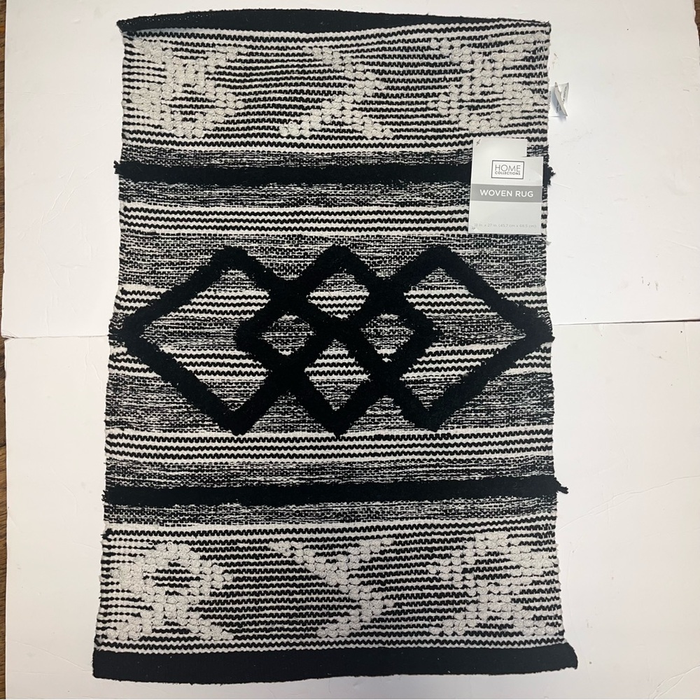 Home Collection Monochrome Woven Rug
